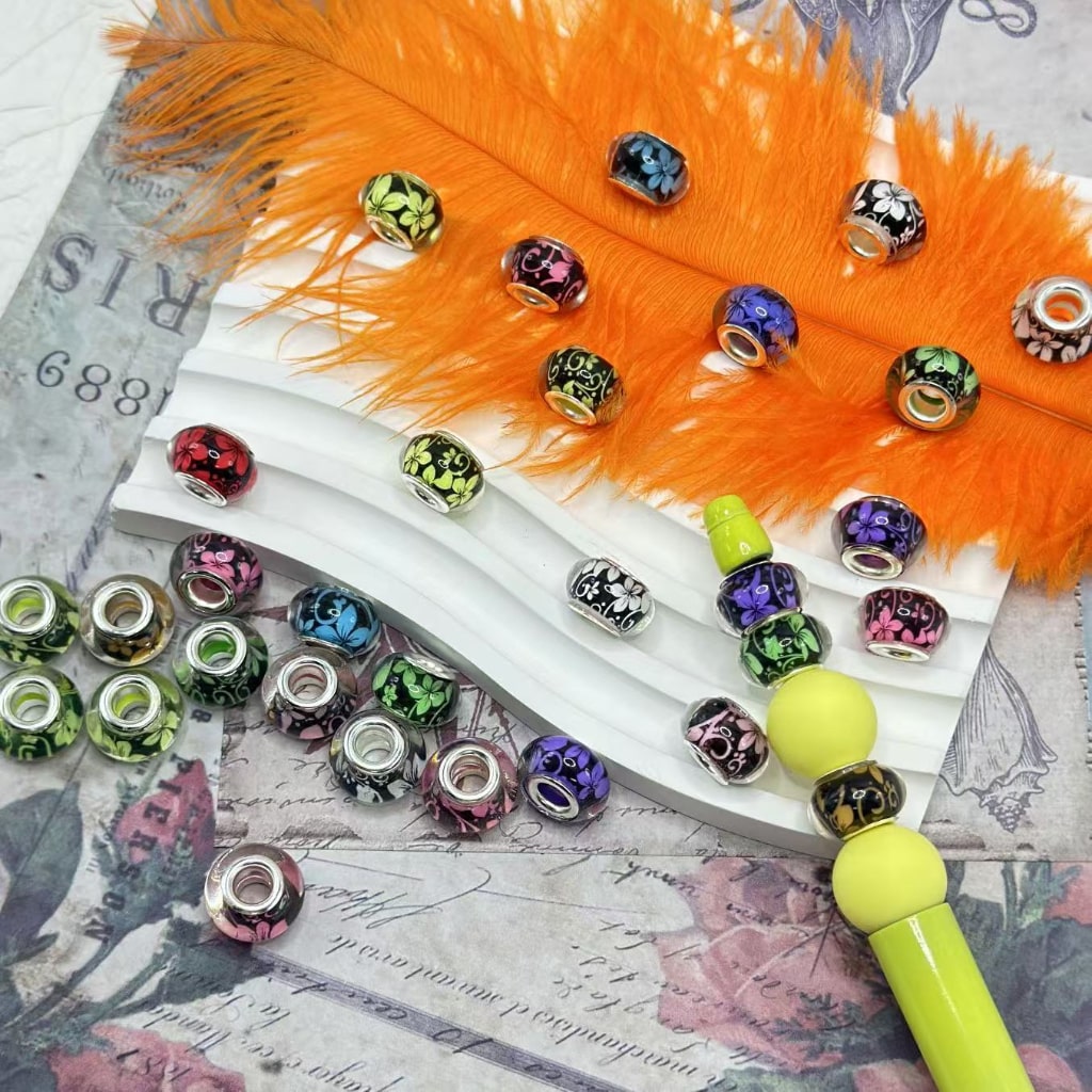 キュートなマルチカラーフラワーのクリアホイールアバカスアクリルビーズ、大きな穴付き、ランダムミックス、14MM