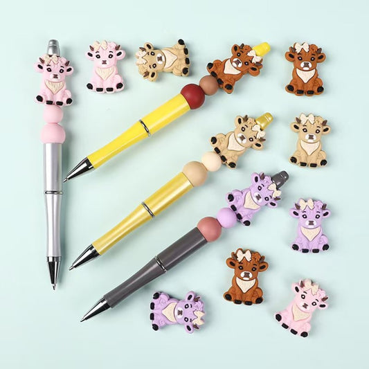 Cute Highland Cow with Bowknots Silicone Focal Beads