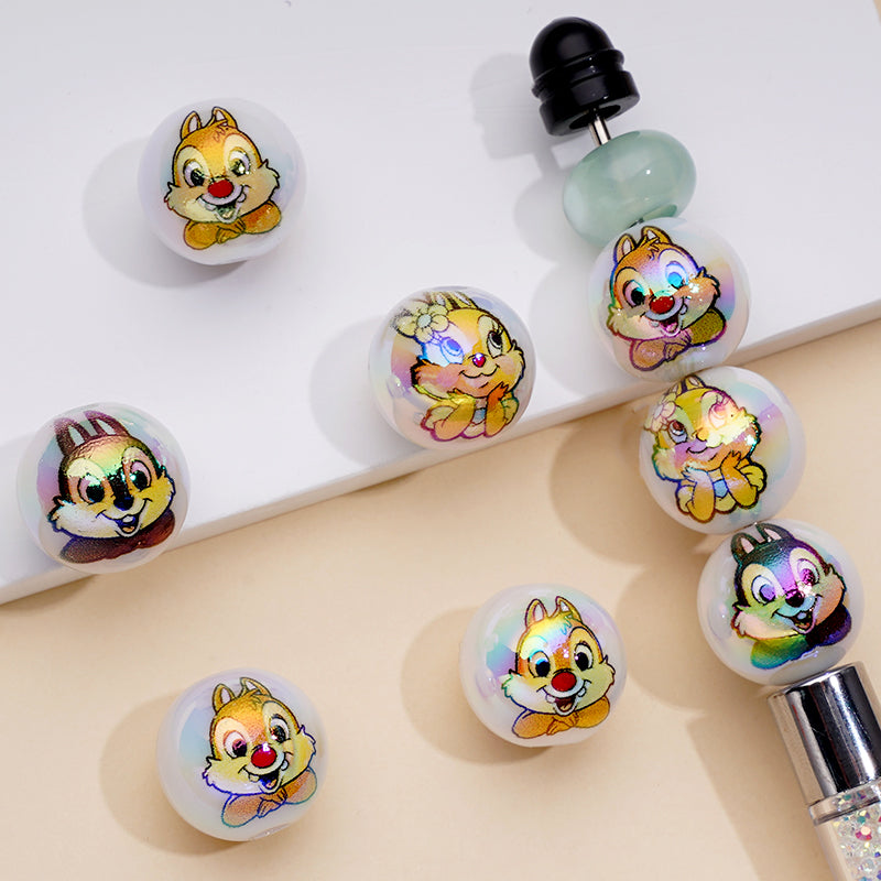 小さな漫画のかわいいリスの白いUVコーティングアクリルビーズ、ランダムミックス、16MM