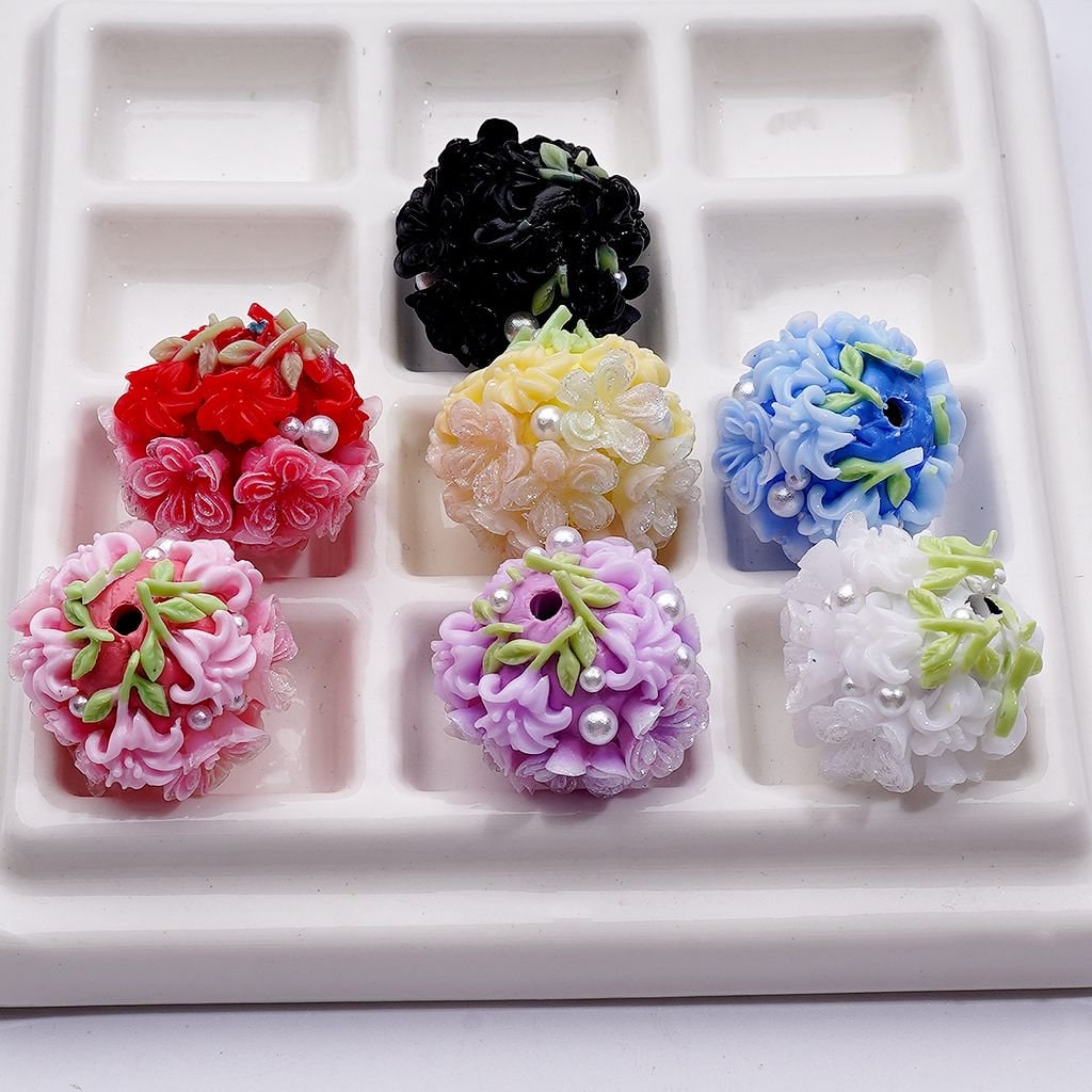 Soft Glitter Flowers White Pearls Round Clay Beads, Around 20MM, Random Mix