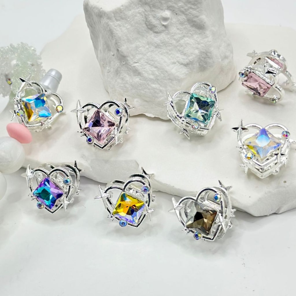 繊細なシルバー合金ハートフレームスターと大きな正方形のカラフルな光沢のあるラインストーンミニABラインストーン、約22×22MM