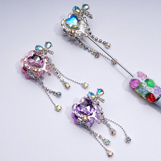 絶妙なファンシーシルバー合金ハートリボン、光沢のあるラインストーンチェーン、タッセル、ホワイトパール、かわいいハート、蝶、星、粘土ビーズ、約30×60mm