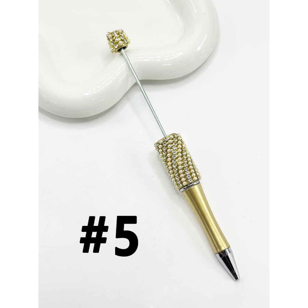 ラインストーンとホワイトパールチェーンを使った、単色のビーズペンの作り方