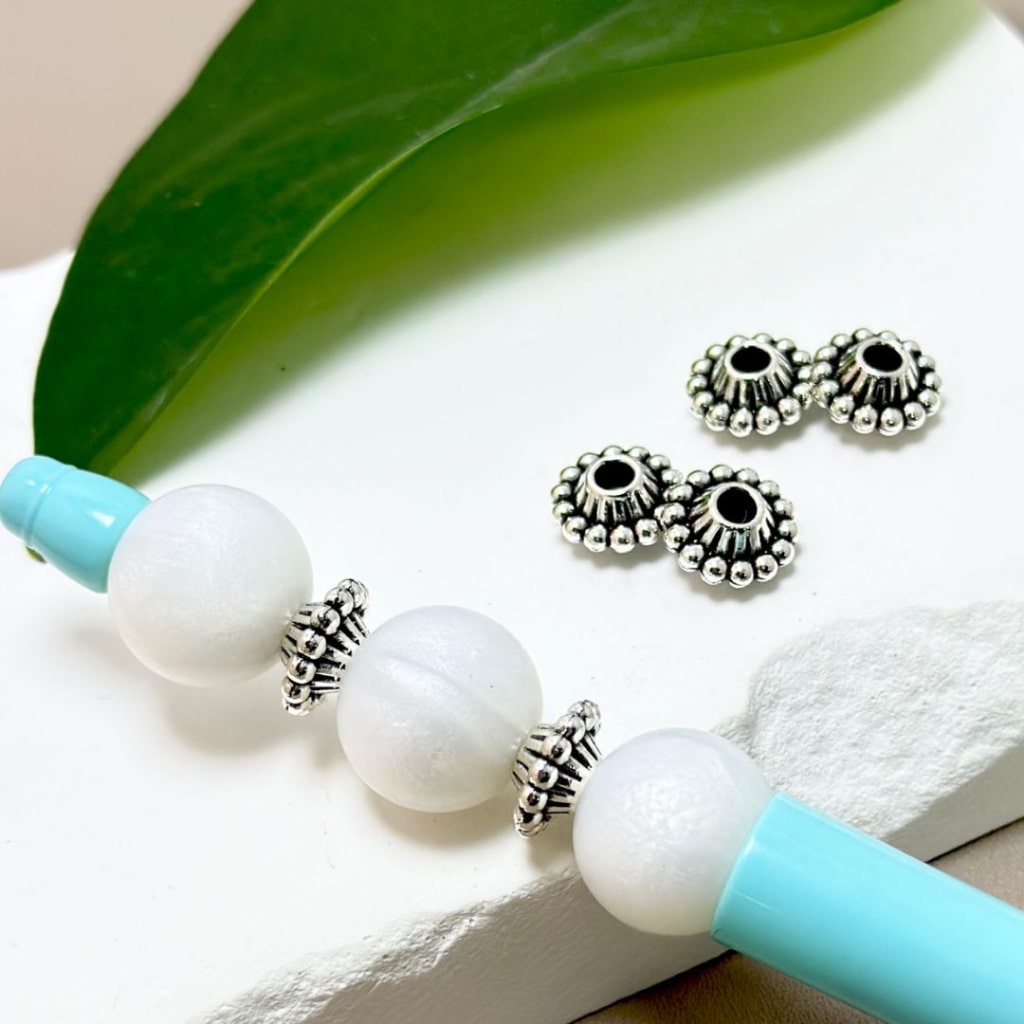 ミニかわいいシルバー合金UFO型スペーサー、大きな穴付き、11MM