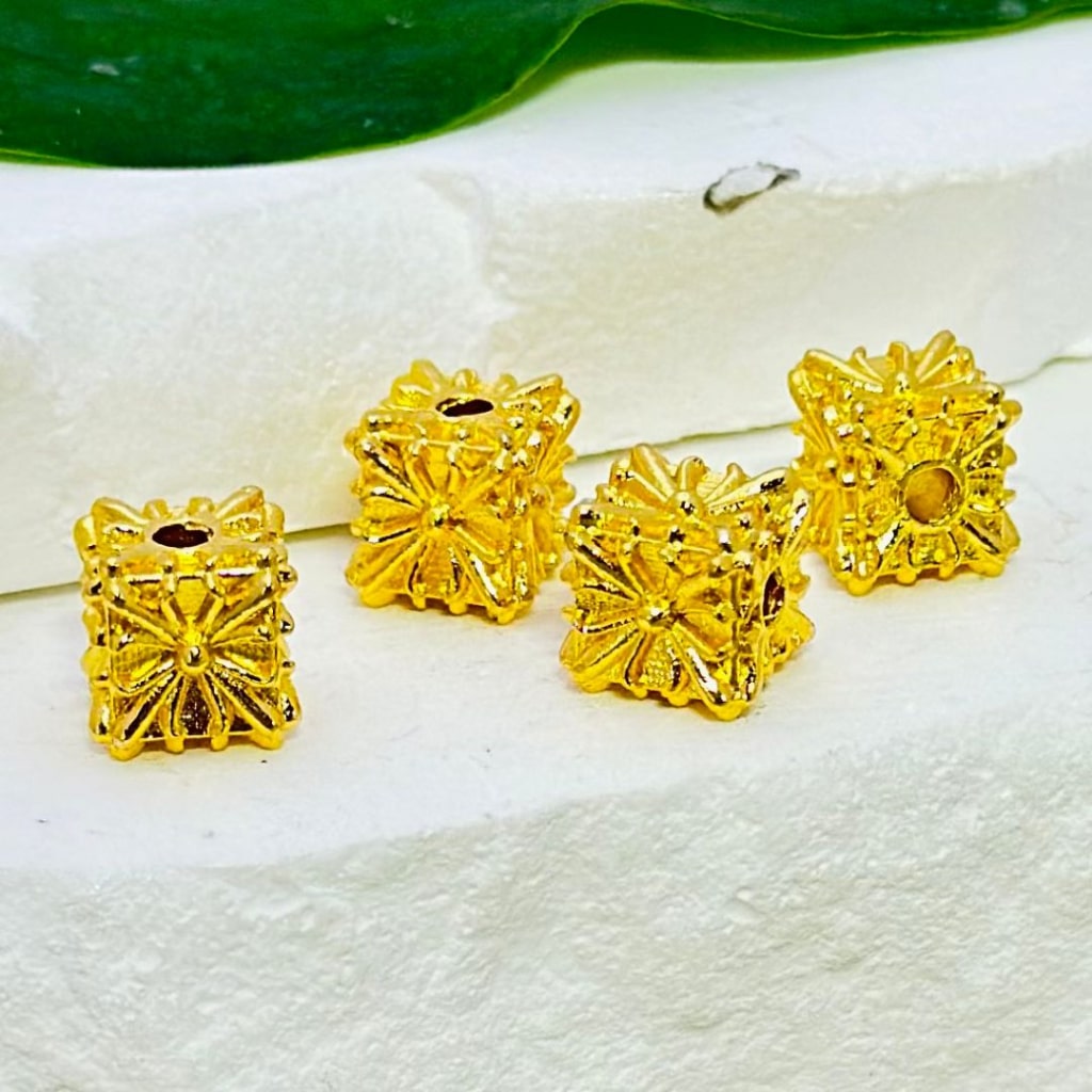 Mini Cute Gold Alloy Cube Square Beads with Flower Design, 8MM