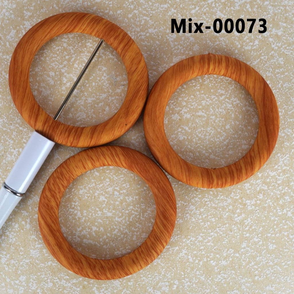 ダークブラウン木目シリコンリングフレームビーズサークルラウンドソフトカーハンガーチャームループ65mm
