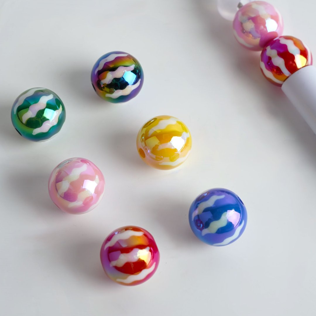 光沢のあるストライプ模様のスイカ柄アクリルビーズ 16mm