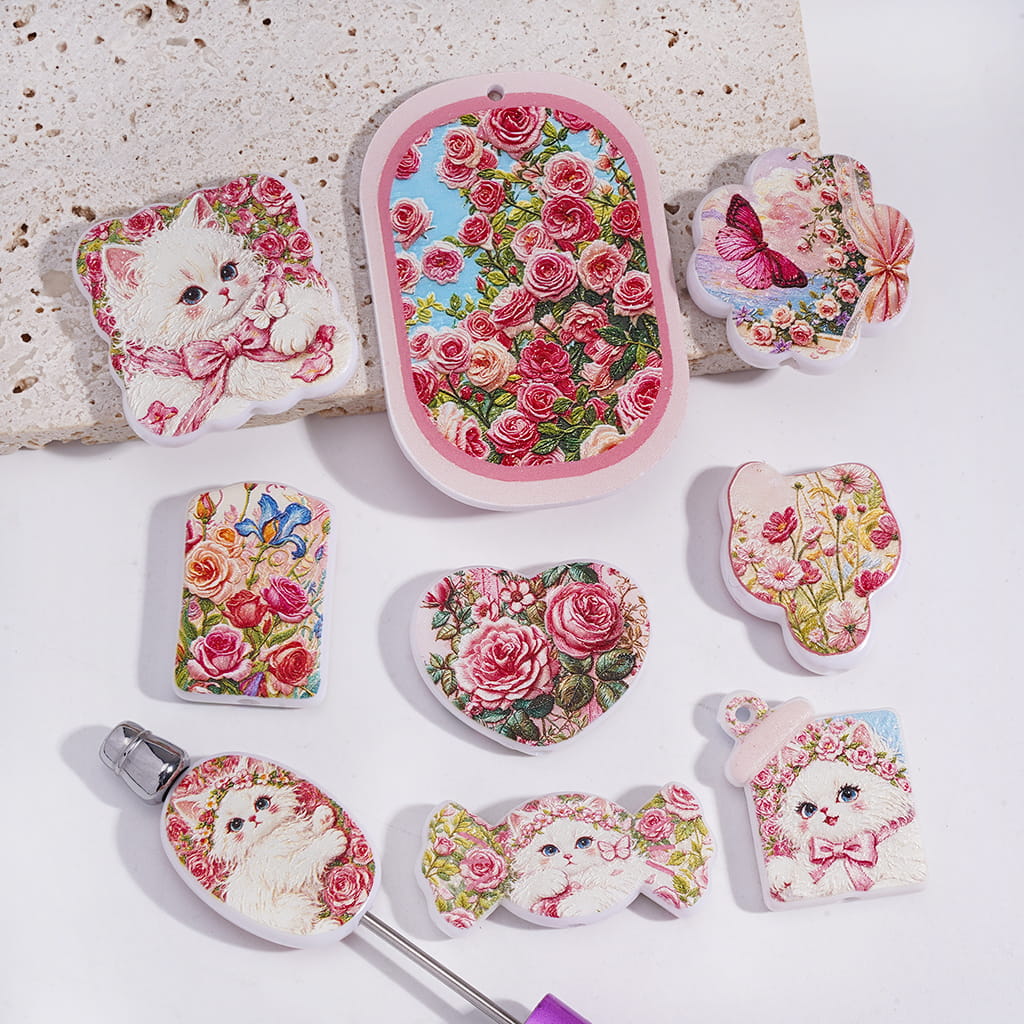 Acrylic Beads Pendants with Beautiful Kitten and Rose Flowers Series, Random Mix