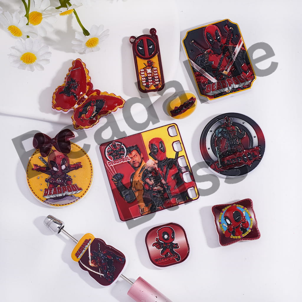 Acrylic Beads Pendant with Red Character Series, Random Mix
