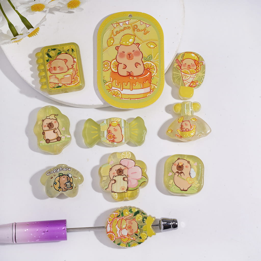 Acrylic Beads Pendant with Capibara Lemon Series, Random Mix