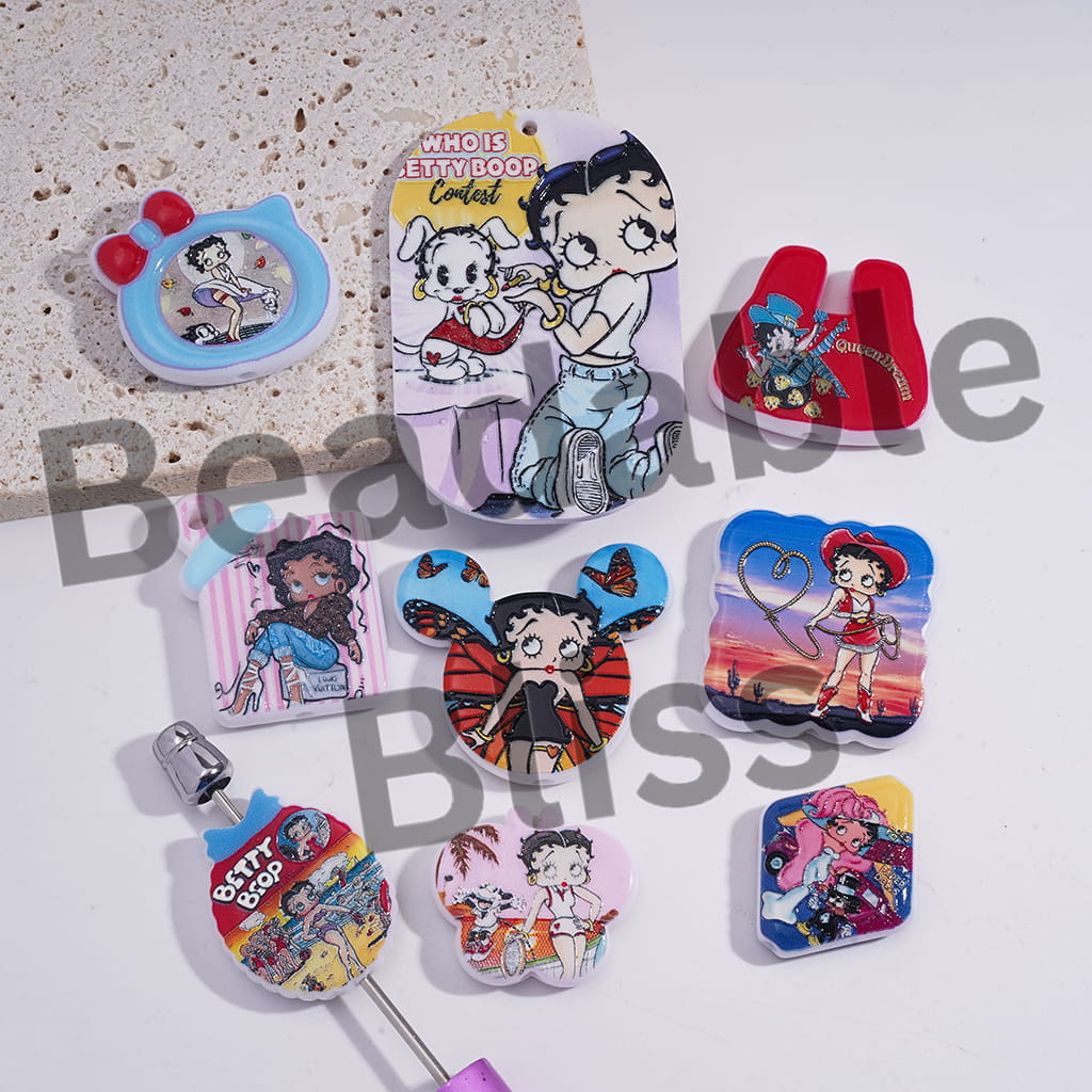 Acrylic Beads Pendants Old Girl Character Theme, Random Mix