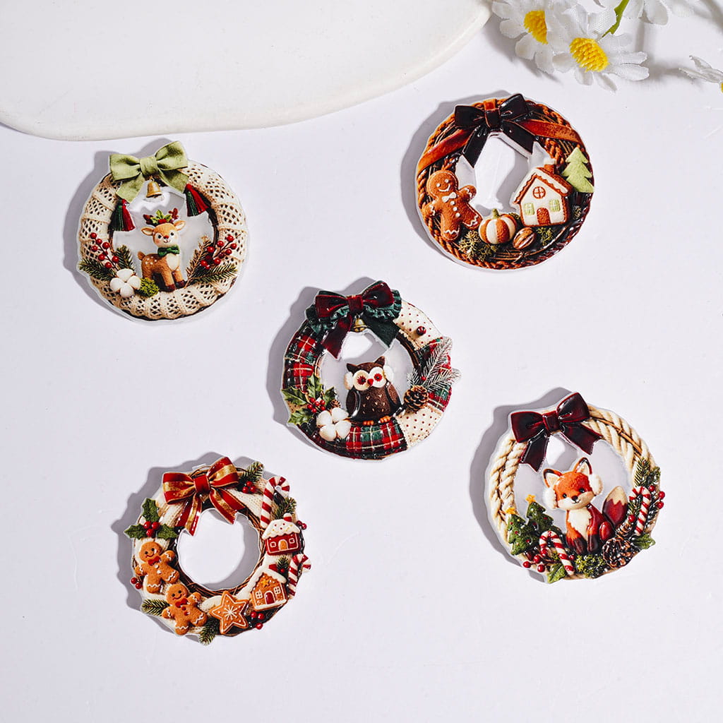 Acrylic Beads Hollowed Christmas Wreath with Bowtie Deer Gingerbread Man Fox Owl, Flat Round Shape, Random Mix
