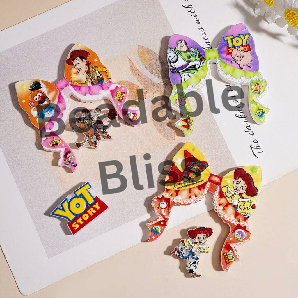 Acrylic Beads Toy Adventure Character Pattern Bowtie and Various Tiny Decoration Piece, Random Mix (Please Read Description)