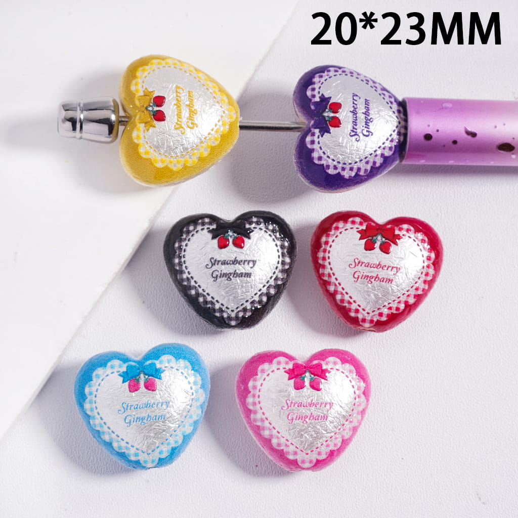 Acrylic Beads Heart Shape with Text "Strawberry Gingham", 20*23MM, Multi-Color, Random Mix