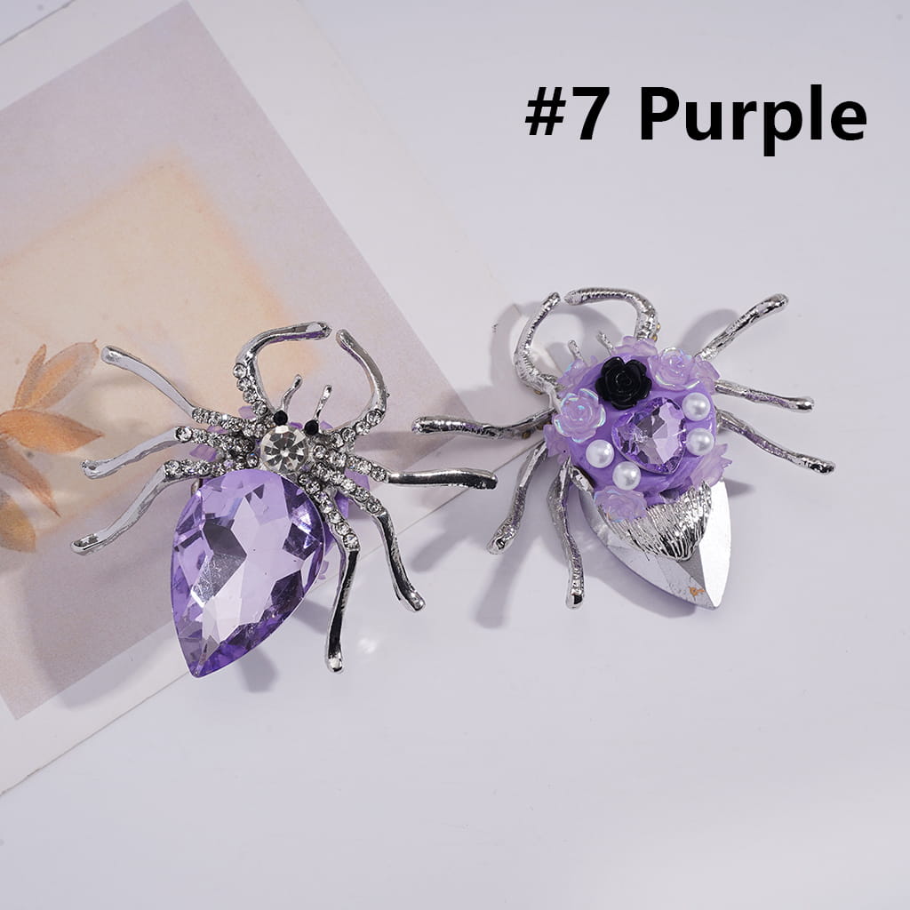 絶妙なファンシーシルバー合金スパイダー、内側に大きなカラフルなラインストーン、ミニクリアラインストーン、光沢のある花、ハート、ホワイトパール、粘土ビーズ、約57×47MM