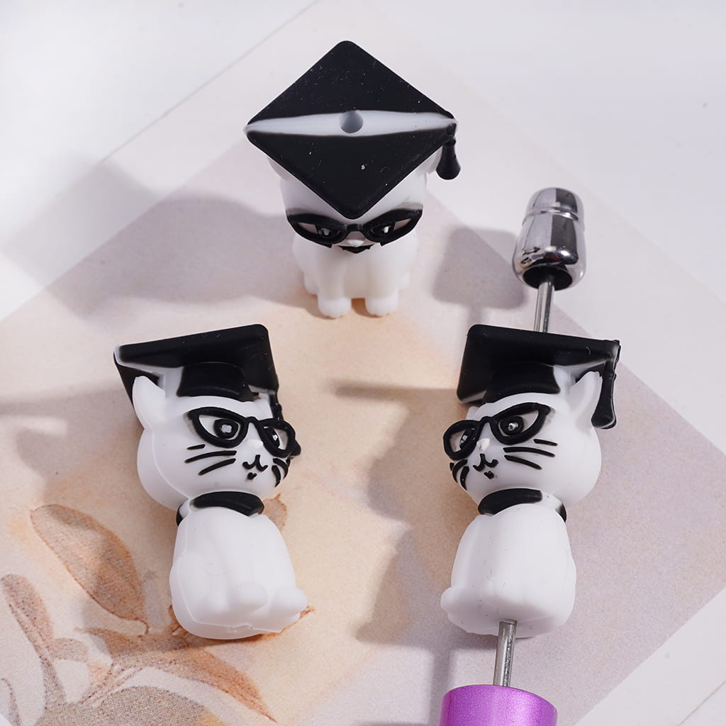 Silicone Focal Beads 3D White Cat with Black Glasses and Graduation Cap