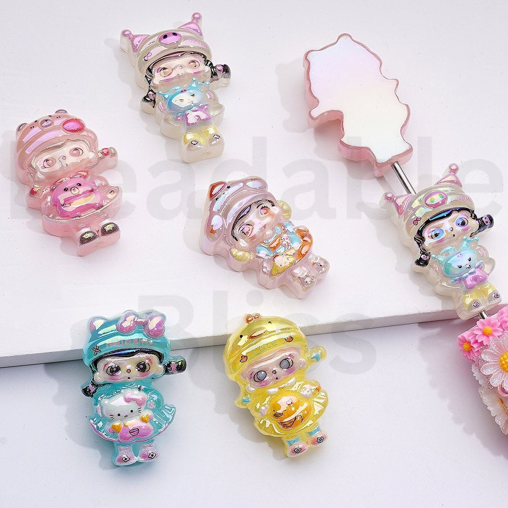 UV Coating Cute Girl Moll PlayAura Holds Sanri Family Members HK Kurom Pom Pom Acrylic Beads, Around 30*21MM, Random Mix