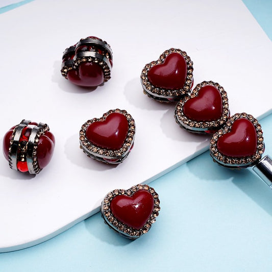 絶妙なファンシーダークブラウン合金ハートフレーム大きな赤いハートの中に光沢のあるラインストーン粘土ビーズ、約26×23MM