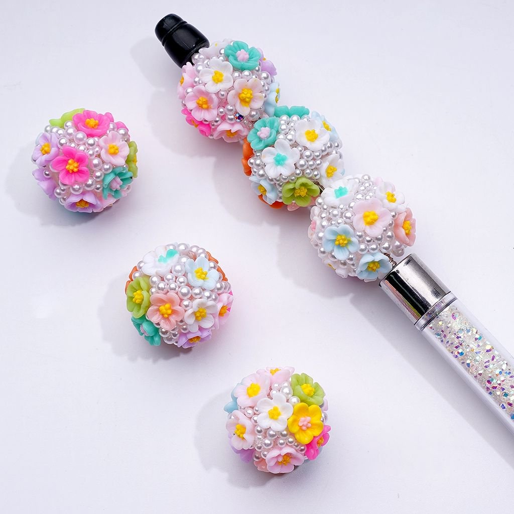 ミニキュートフラワーホワイトパールクリアラウンド樹脂アクリルビーズ、20mm、ランダムミックス