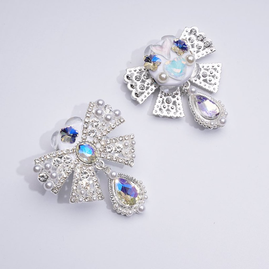 Bling Bling Fancy Silver Alloy Bowtie with Clear Shiny Rhinestones White Pearls Pendants Shiny Fishtail Flowers Hearts Clay Beads, Around 45*52MM