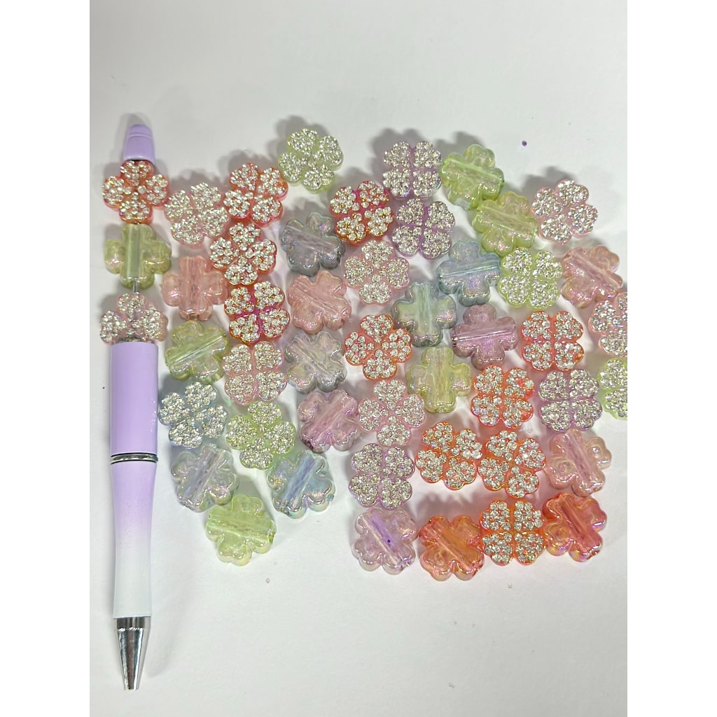 単色四つ葉のクローバーアクリルビーズ、約16MM、説明をお読みください