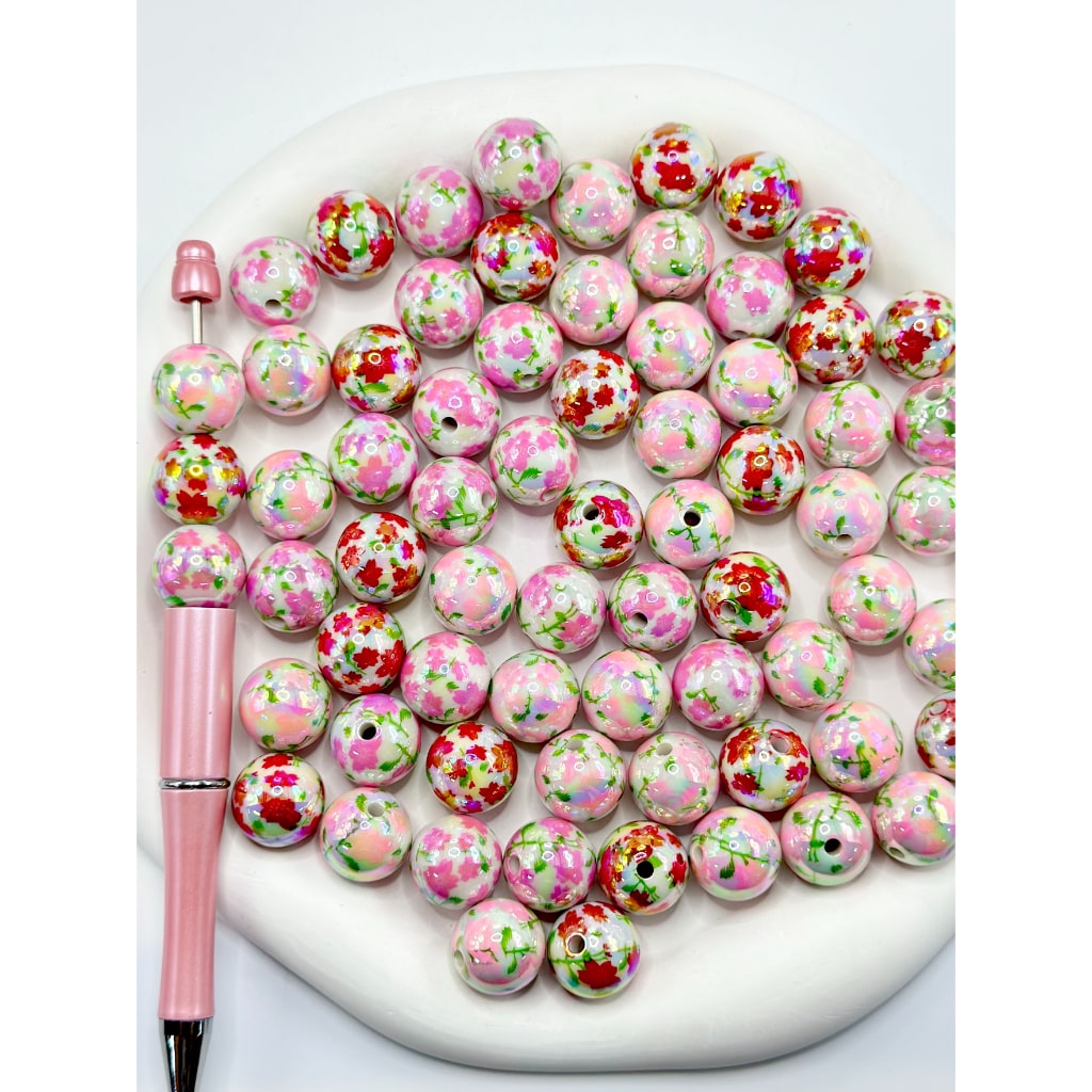 ホワイトUVコーティング ピンクレッドフラワー グリーンリーフプリント アクリルビーズ ランダムミックス 16MM