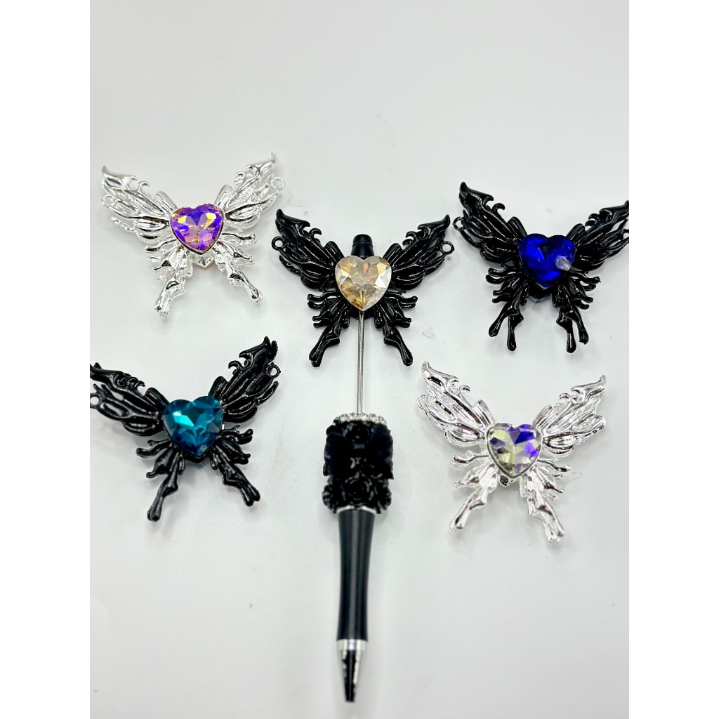 ハートラインストーン付き大型合金バタフライアクリルビーズ、ランダムミックス、53×56MM