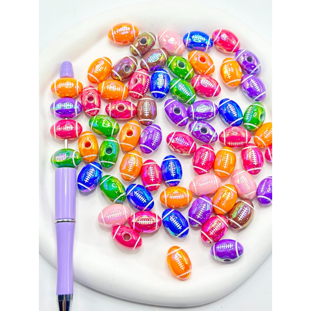 カラフルなUVコーティング アメリカンフットボール スポーツ アクリルビーズ ランダムミックス 19MM x 12MM