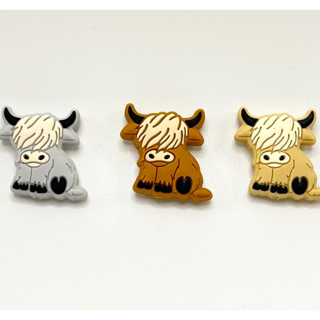 Highland Cow Sitting Calf Silicone Focal Beads