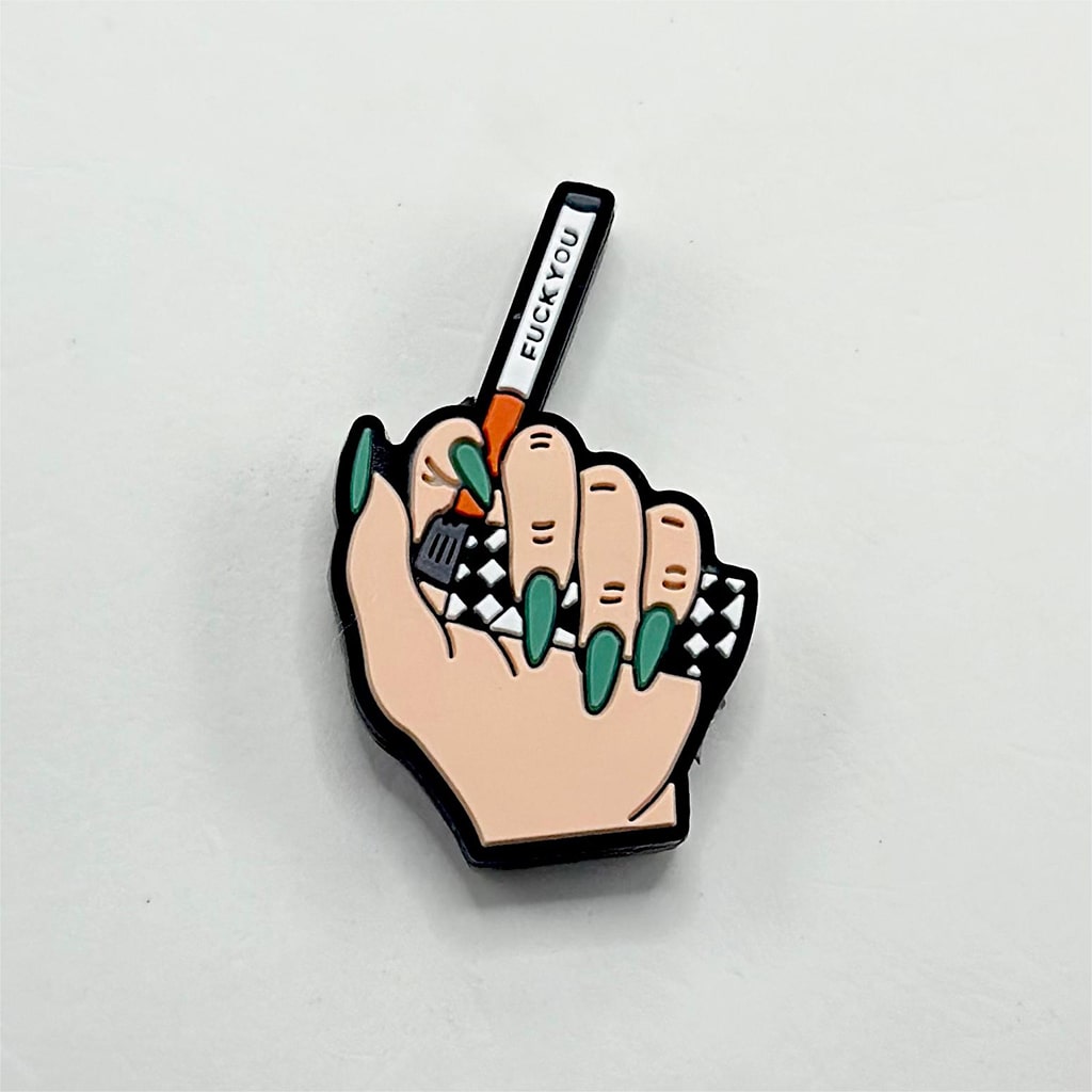 手にタバコとライターを持つファックユーシリコンフォーカルビーズ