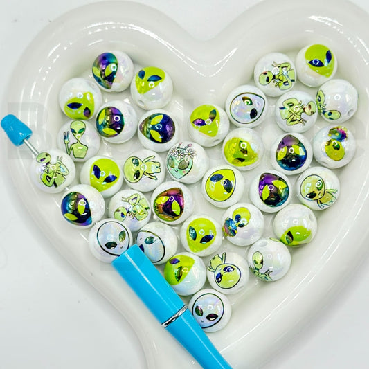 UV Finish Green Aliens UFO Round Acrylic Beads, Random Mix, 16MM