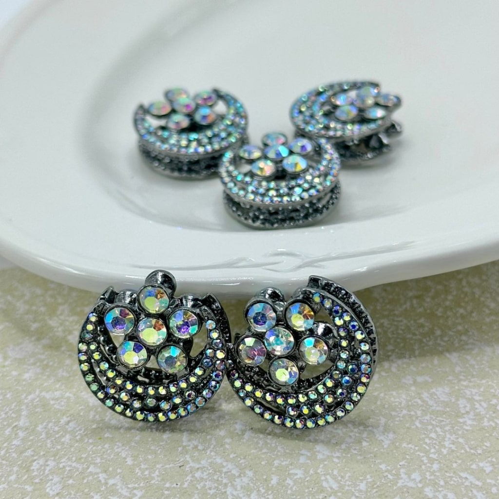 ファンシーで絶妙なキラキラ輝く合金の三日月の花と光沢のあるラインストーンビーズ、約24×24MM