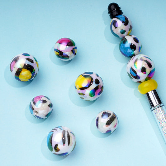 カラフルなホワイトジャガーヒョウチーターアクリルビーズ20mm、16mm
