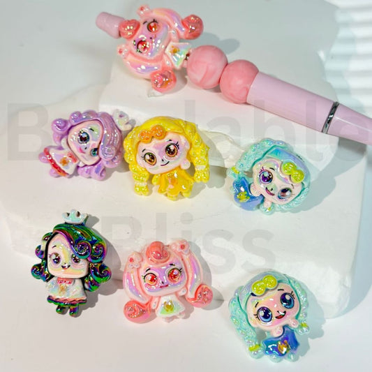 UV仕上げ かわいい大きな目の女の子 ロングブレード アクリルビーズ 約32×30MM