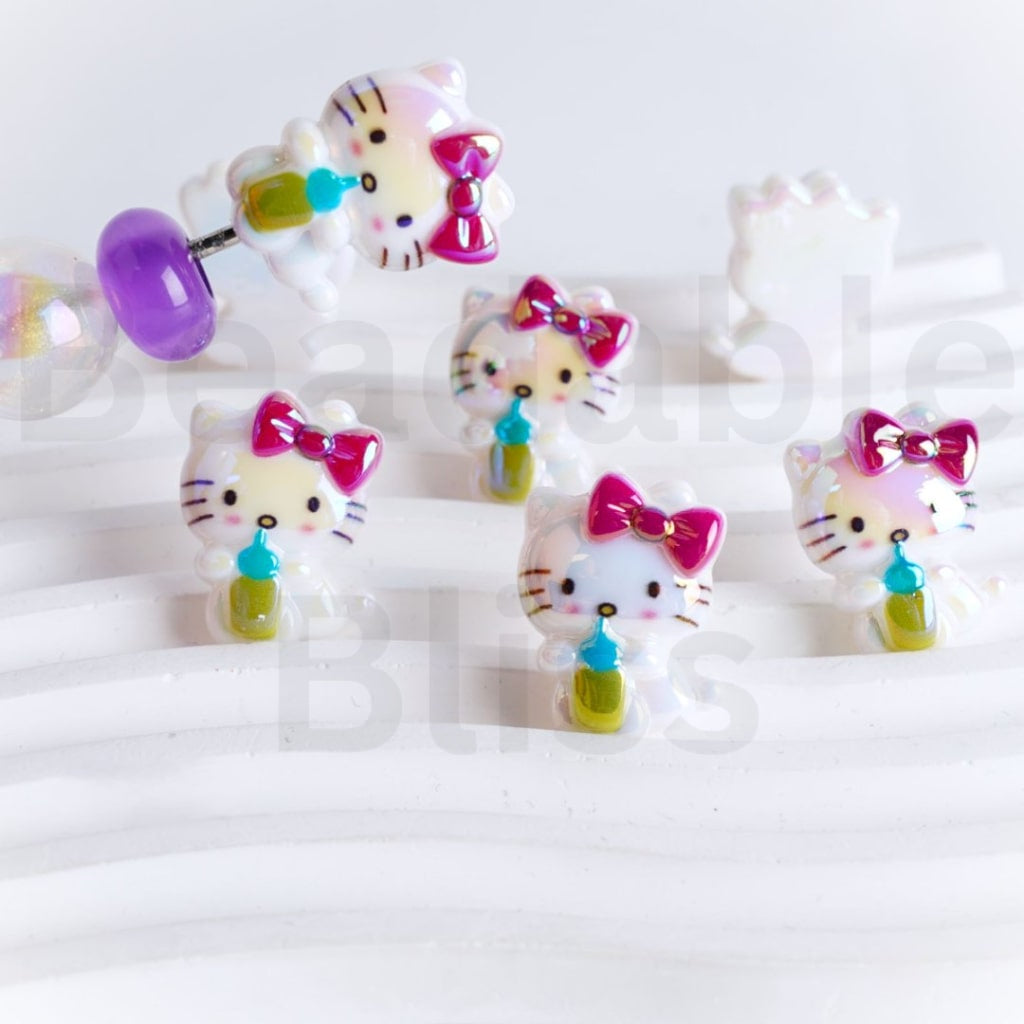 UV Coating Cute HK Kitten Holds a Bottle Sanri Acrylic Beads, Around 20*25MM, Please Read the Description