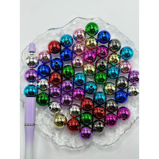 光沢のあるメタリックカラーのアクリルビーズ。16mm