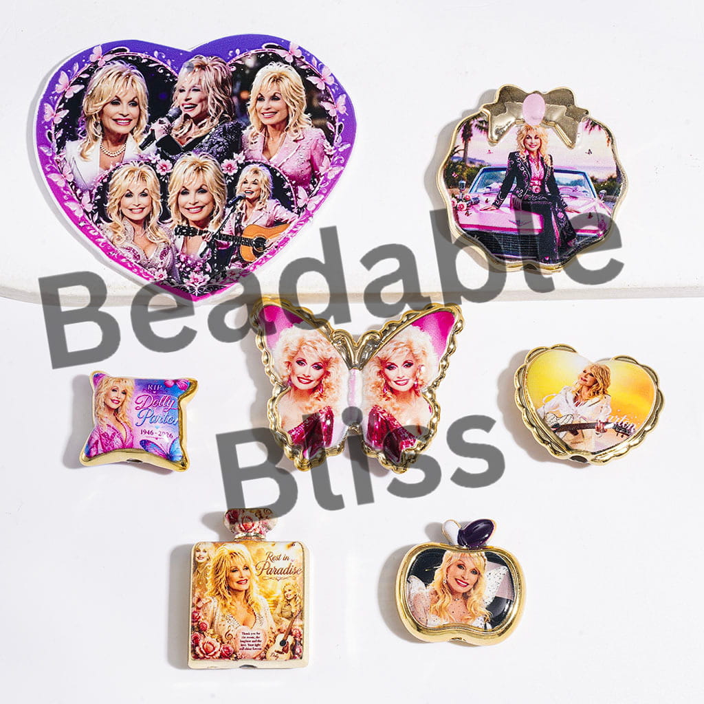 Acrylic Beads and Pendants American Countryside Singer Character, Gold Edge Style, Random Mix