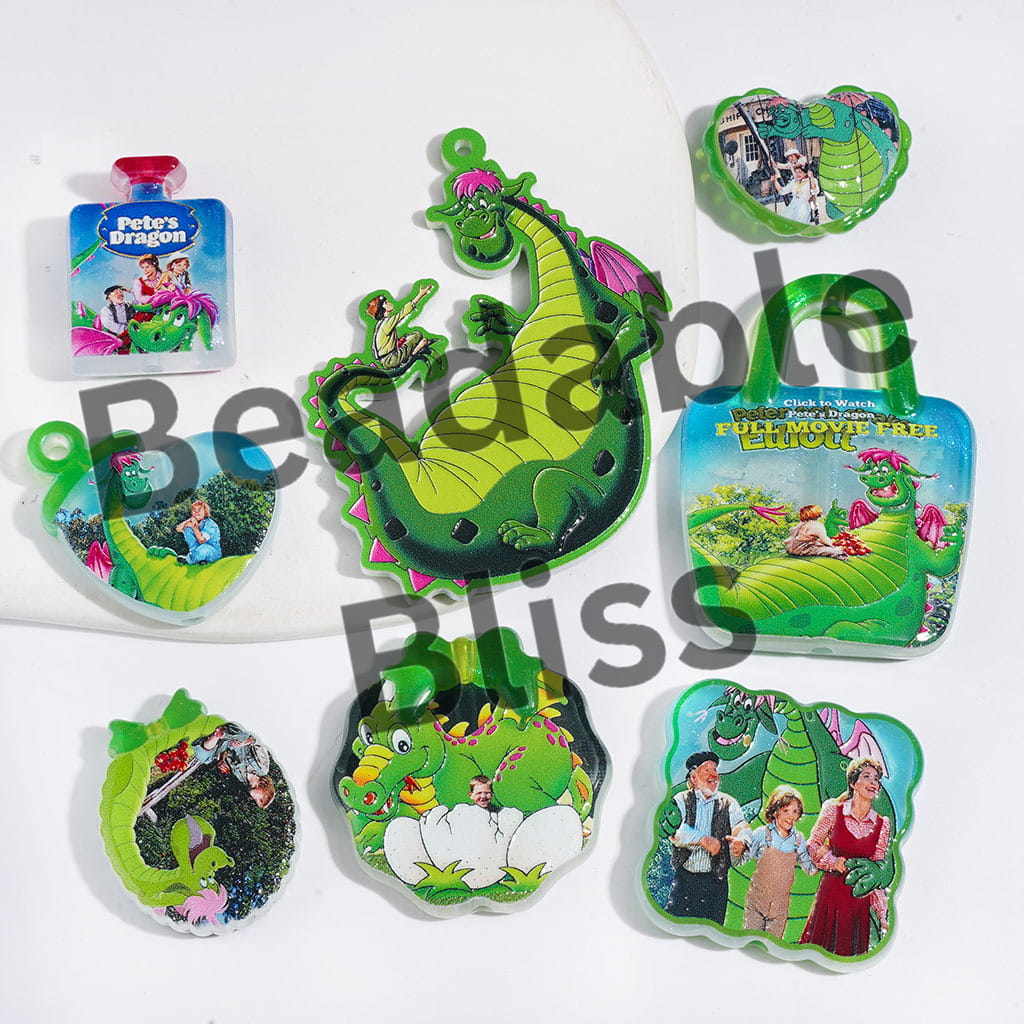 Acrylic Beads & Pendants Green Flying Dragon Characters Series, Random Mix