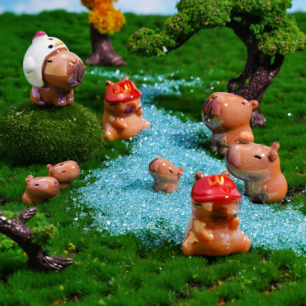 Acrylic Beads UV Coating Adorable Capybara in Various Style, Random Mix