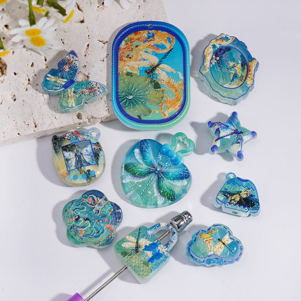 Acrylic Beads Pendant with Dragonfly Prints Series, Random Mix