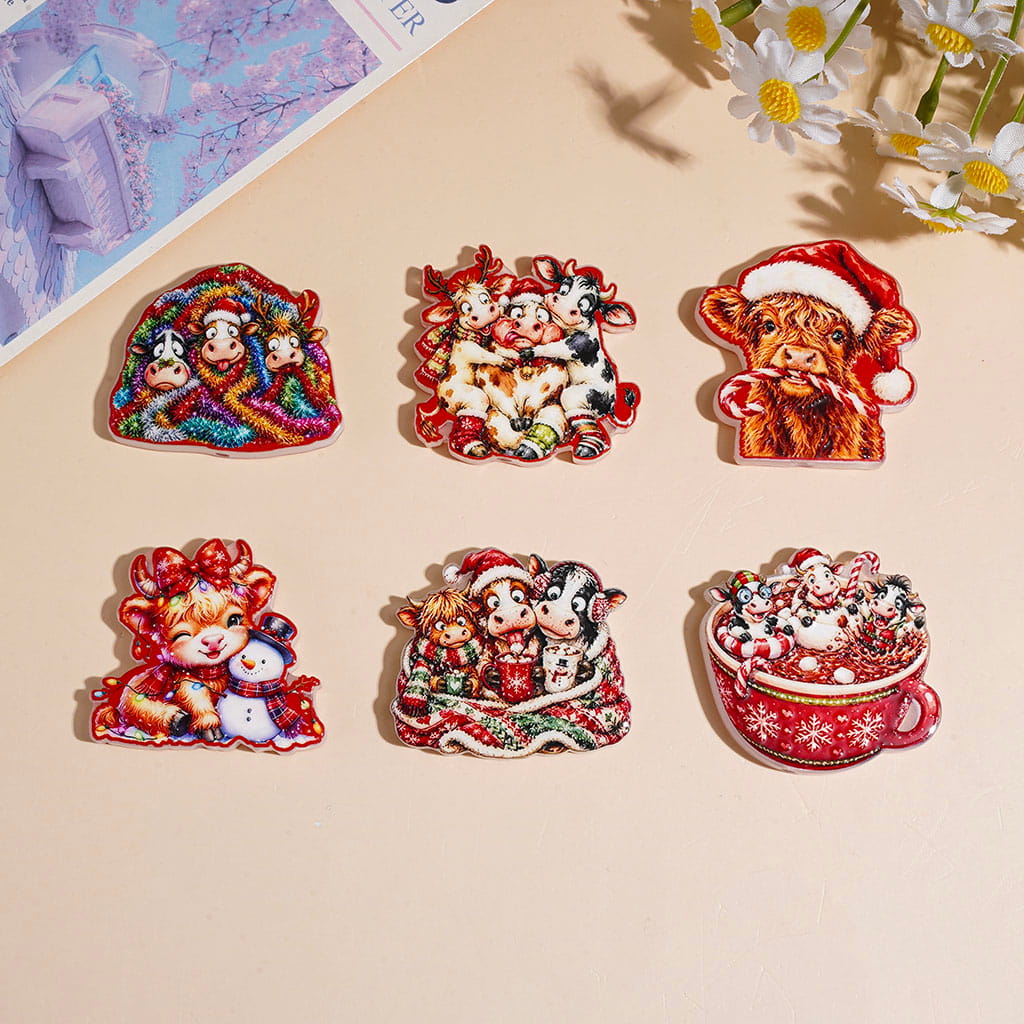Christmas Theme Highland Cow and Dairy Cow Series Acrylic Beads, Random Mix