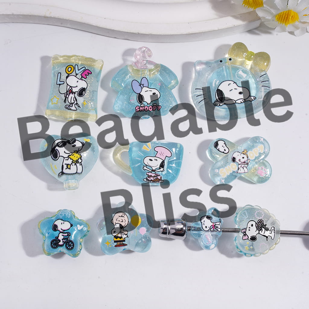 Acrylic Beads Pendants with Beagle Dog Character and Glitter, Clear, Random Mix