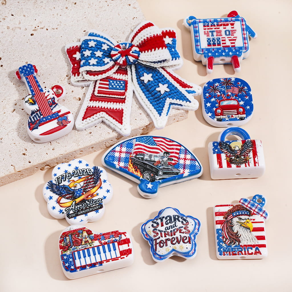 Acrylic Beads Pendants with United States of America 250 Anniversary Series, Patriotic Theme, Random Mix