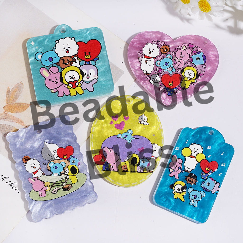 Acrylic Pendants with Fritillaria Pearl-Like Texture Korea Boy Group in Animal Image Characters, Random Mix
