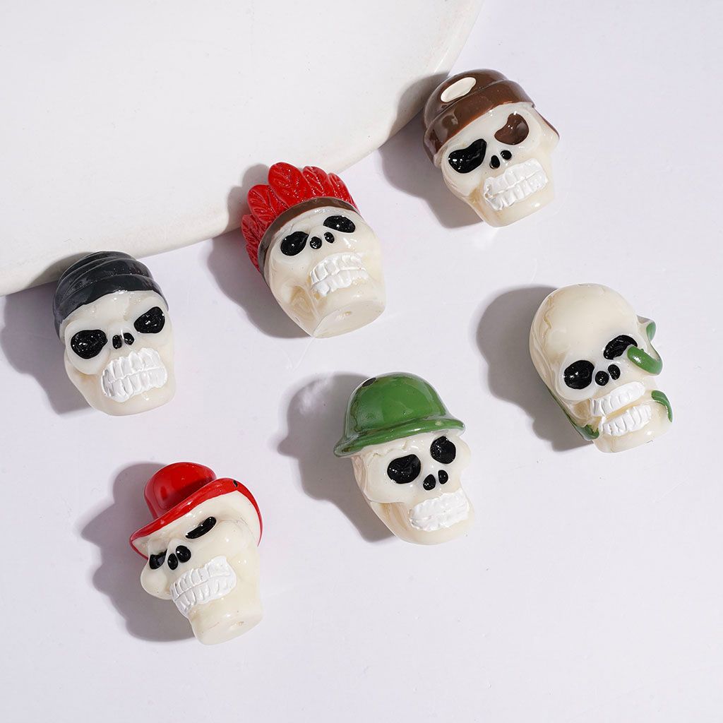 Acrylic Beads Halloween Skull Head with Red Green Brown Hat, Random Mix