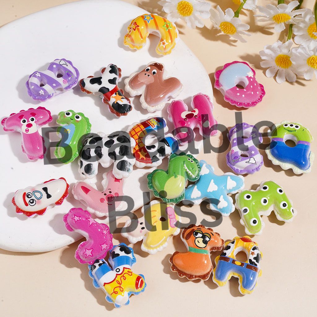Acrylic Beads Alphabet All Letter with Toy Adventure Character, Multi-Color Random Mix (The Hole is Horizontal, Not Vertical)