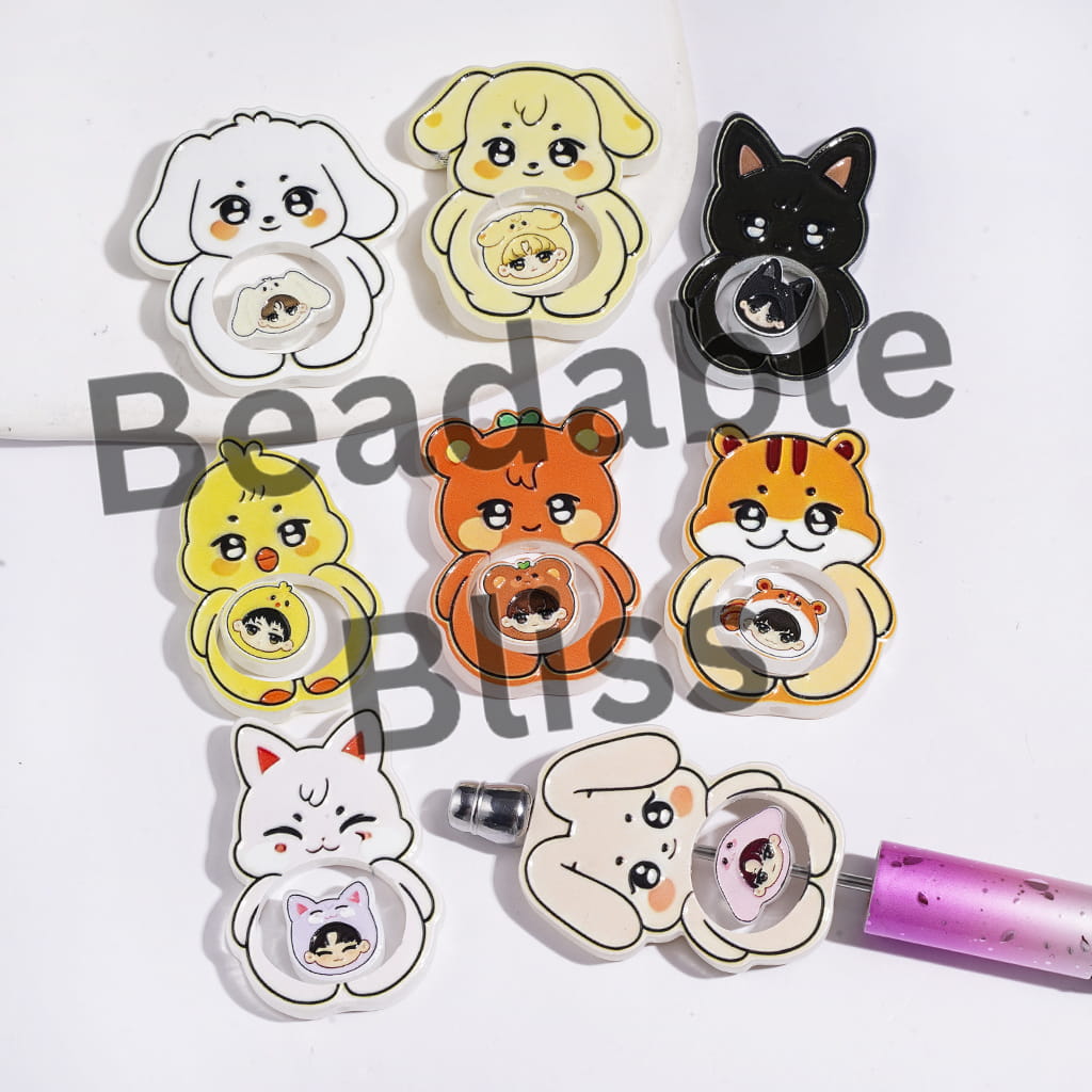 Acrylic Beads Hollowed Cartoon Animal and Korea Boy Group Avatar, Random Mix (1 Set=2 Pieces)
