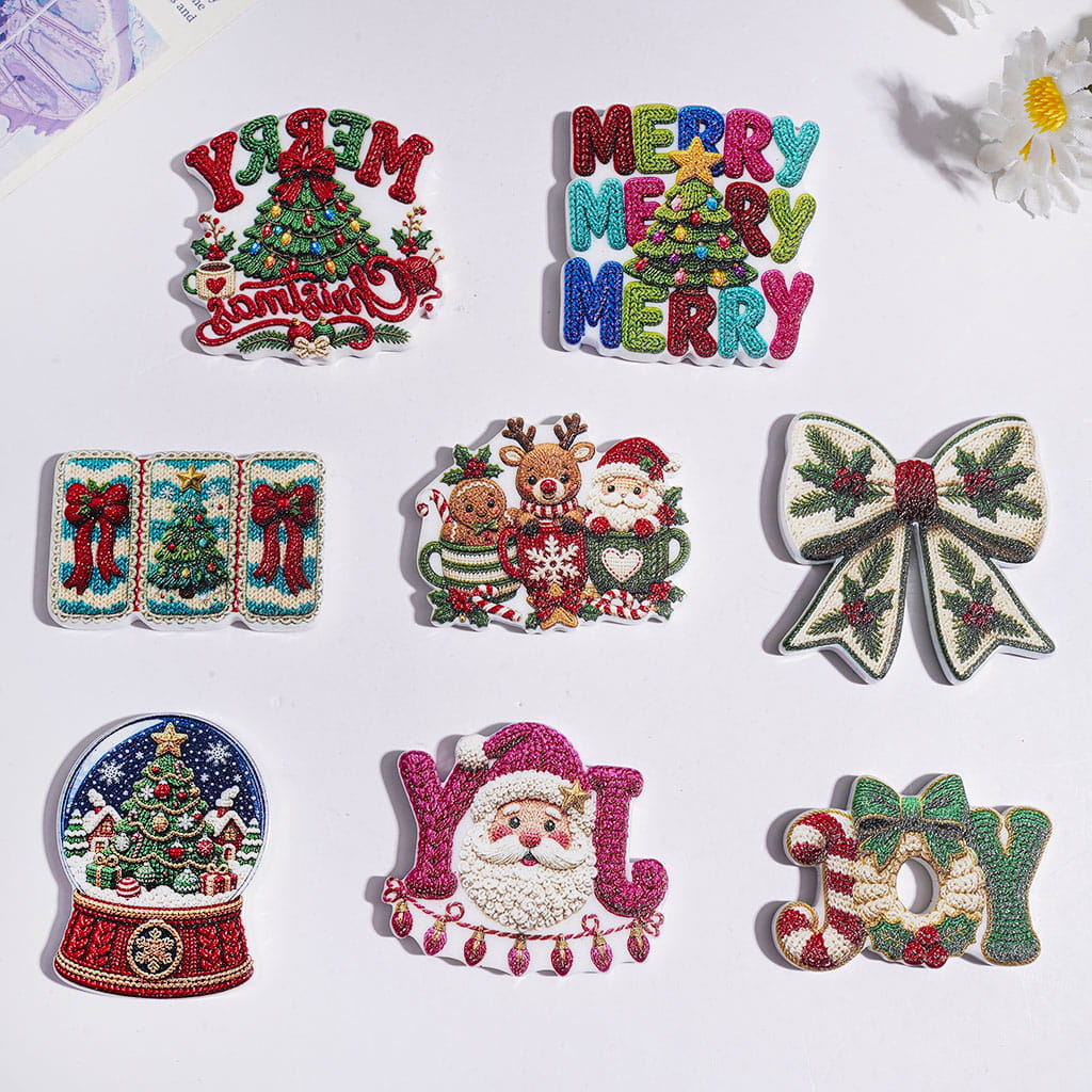 Frosted Touch Acrylic Beads Christmas Tree Santa Claus Crystal Ball Gingerbread Man Reindeer Bowtie in Knit Style, Random Mix