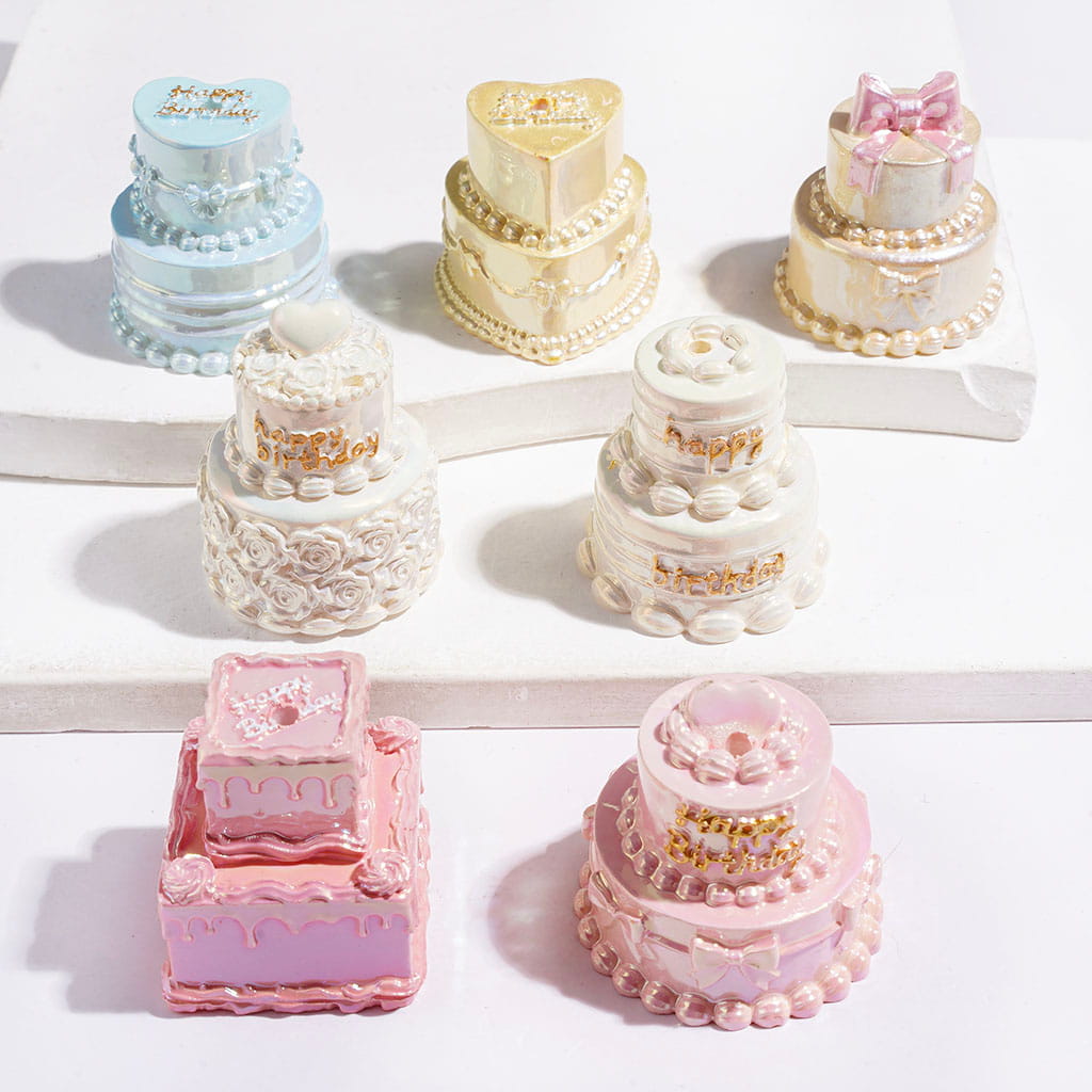 UV-Coated Acrylic Beads Cream Cake in Diverse Designs, Assorted Colors, Random Mix
