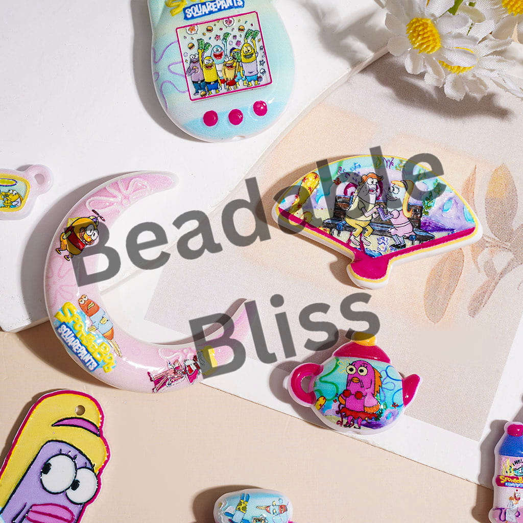 Baby Sponge Character in Fish Series Acrylic Beads and Pendants, Random Mix